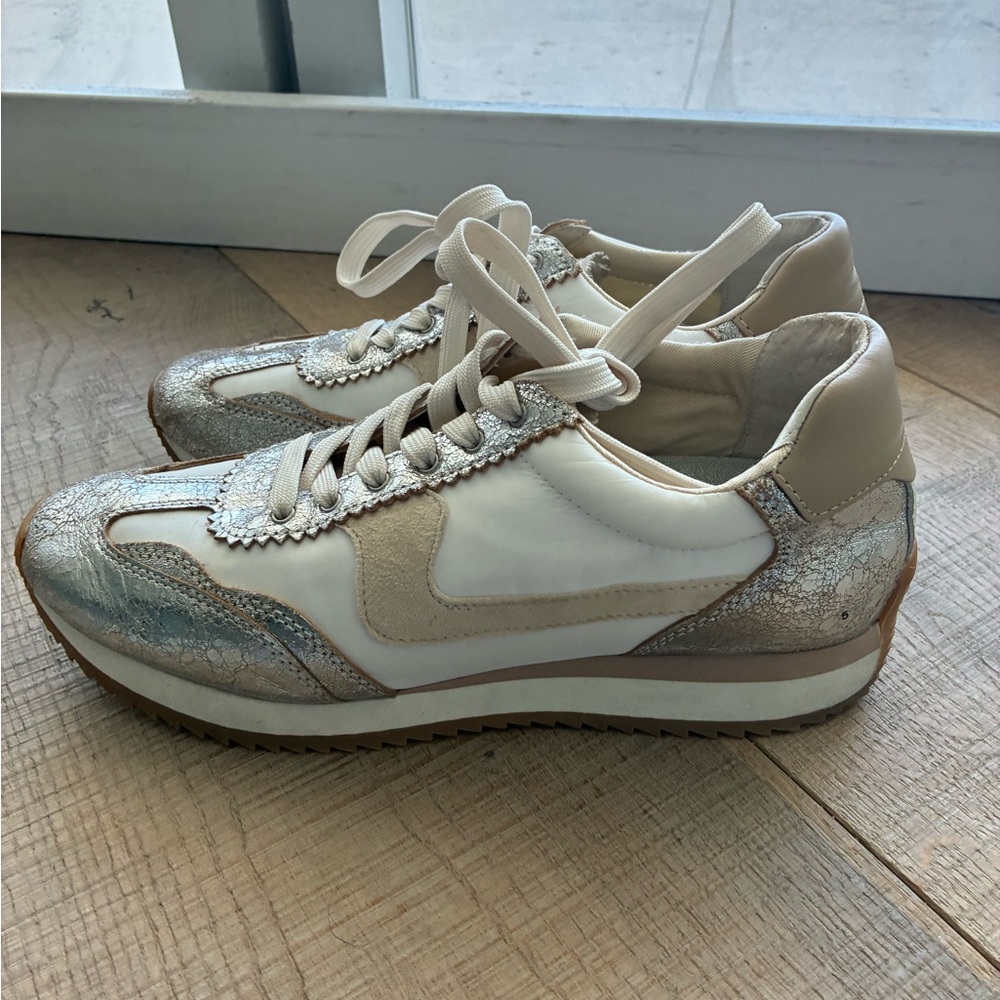 Dolce Vita Women's Sneakers in Silver and Cream